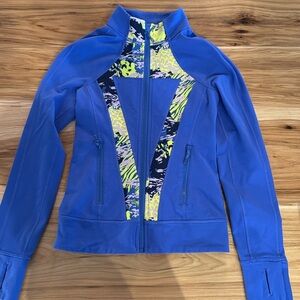 Iviva size 8 zip up